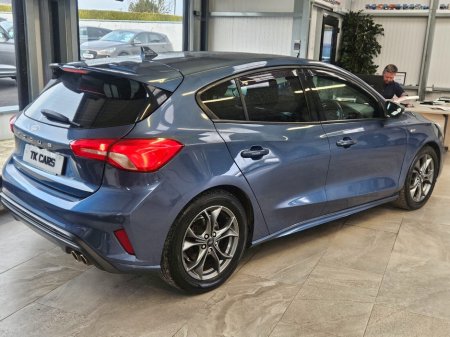 2019 Ford Focus - thumbnail 3