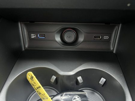 2026 MG HS SE thumbnail