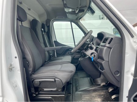 2021 Nissan NV400 - thumbnail 7