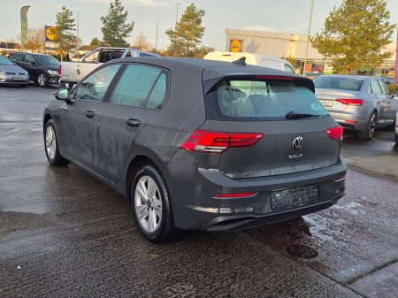 2022 Volkswagen Golf LIFE TDI €26,950 thumbnail