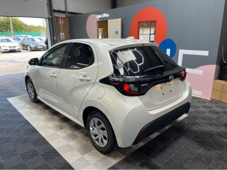 2021 Toyota Yaris - view 4