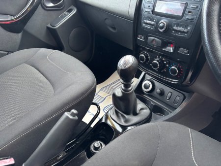 2014 Dacia Duster 1.5 dCi 110 SIGNATURE 4WD €6,450 thumbnail