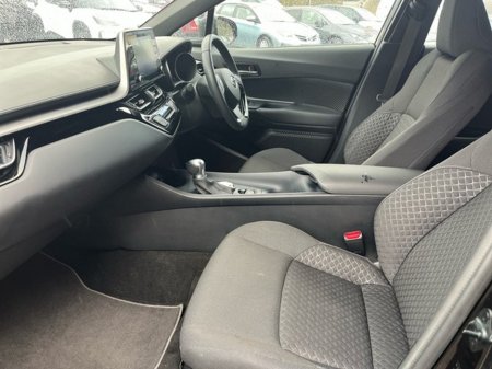 2023 Toyota C-HR  €28,500 thumbnail