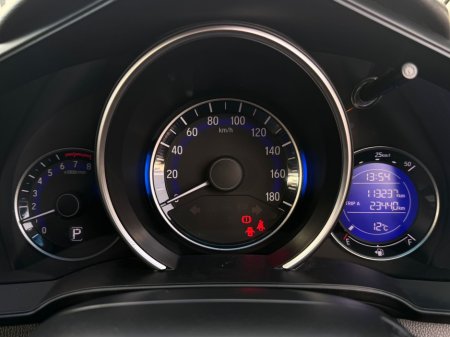 2014 Honda Fit DBA-GK3 5DR AUTO €7,800 thumbnail