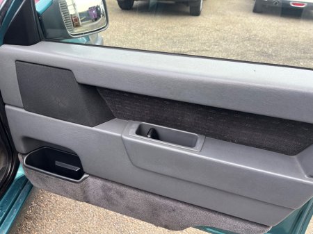 1994 Volvo 850 - thumbnail 10