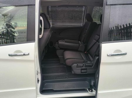 2017 Nissan Serena - thumbnail 16