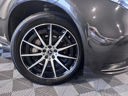 2022 Mercedes-Benz EQC - thumbnail 11