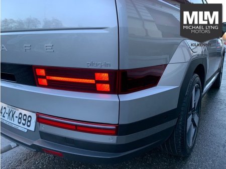 2024 Hyundai Santa Fe PHEV Premium 1.6 €54,995 thumbnail