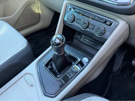 2017 Volkswagen Tiguan 2.0 D..PAN ROOF..FULL SERVICE HISTORY thumbnail