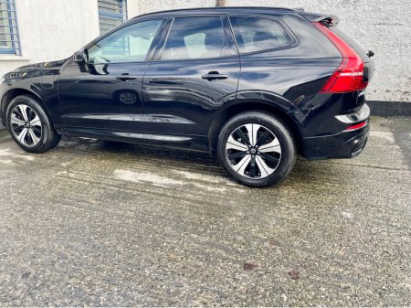 2023 Volvo XC60 T6 RECHARGE PHEV PLUS DARK AWD AUTO 5DR €39,995 thumbnail