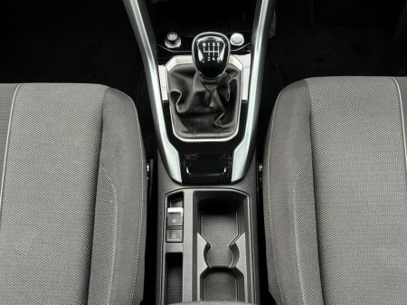 2024 Volkswagen T-Roc EDITION €28,495 thumbnail