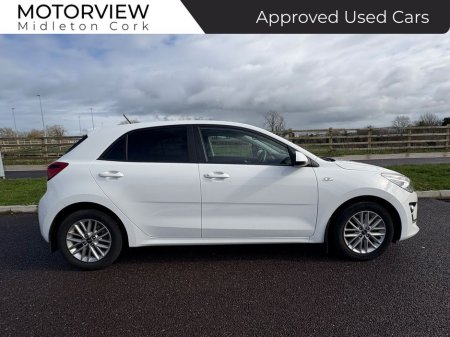 2023 Kia Rio - thumbnail 2