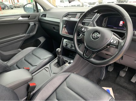 2020 Volkswagen Tiguan - thumbnail 2