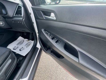 2016 Hyundai Tucson - thumbnail 19