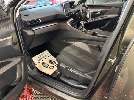 2020 Peugeot 3008 1.2 PureTech 130bhp Active €19,950 thumbnail