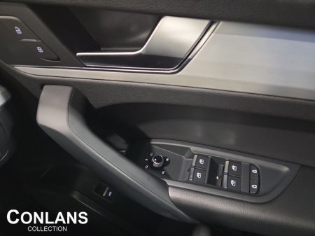 2023 Audi Q5 40 TDI 204HP S tronic quattro S Line €54,950 thumbnail