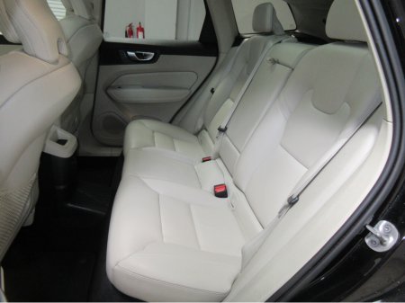 2023 Volvo XC60 - thumbnail 13