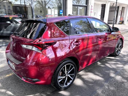 2018 Toyota Auris - photo 2