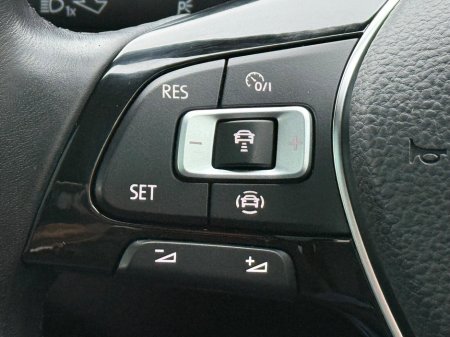 2020 Volkswagen Tiguan 2.0 TDI 150HP Comfortline €27,900 thumbnail