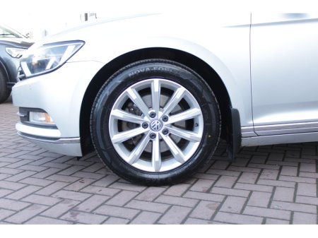 2015 Volkswagen Passat - thumbnail 21