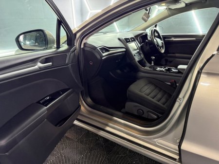 2015 Ford Mondeo - thumbnail 17