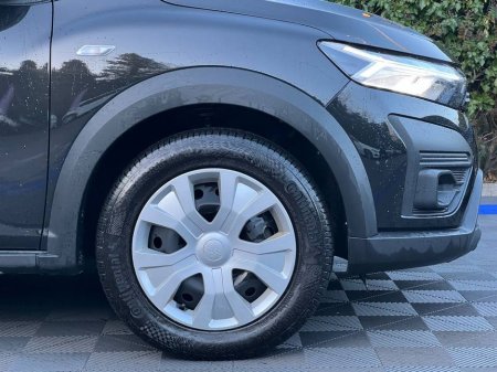 2024 Dacia Jogger ESSENTIAL 7-SEATER 1.0 TCE // PARKING SENSORS // AIR CONDITIONING // CRUISE CONTROL €19,900 thumbnail