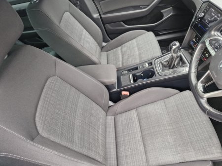 2022 Volkswagen Passat - thumbnail 9