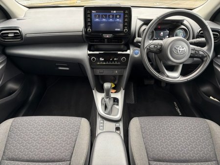 2023 Toyota Yaris Cross LUNA HYBRID AUTOMATIC // REAR CAMERA // AIR CON // SMART ENTRY/SMART START // TOYOTA SAFETY SENSE // FULL WARRANTY €27,445 thumbnail