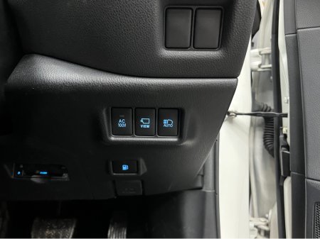 2020 Toyota C-HR €22950 2020 TOYOTA C-HR G 1.8 AUTOMATIC / CRUISE CONTROL / 360° CAMERA AND MORE €22,950 thumbnail