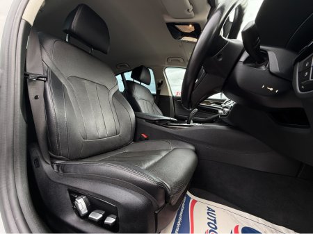 2017 BMW 5 Series - thumbnail 14