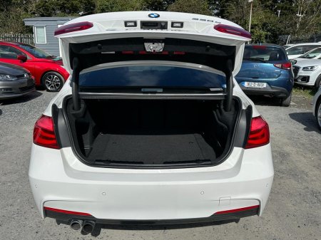 2017 BMW 3 Series - thumbnail 13