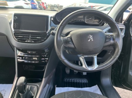2016 Peugeot 2008 - thumbnail 16