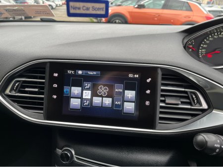 2017 Peugeot 308 - thumbnail 17