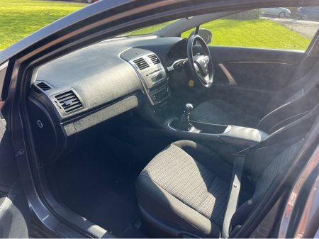 2013 Toyota Avensis - thumbnail 13