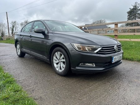 2018 Volkswagen Passat - thumbnail 1