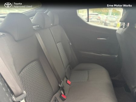 2023 Toyota C-HR C-HR HYBRID LUNA €27,950 thumbnail