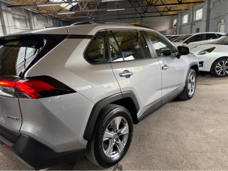 2024 Toyota Rav4 - thumbnail 2