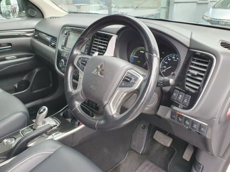 2016 Mitsubishi Outlander - thumbnail 10