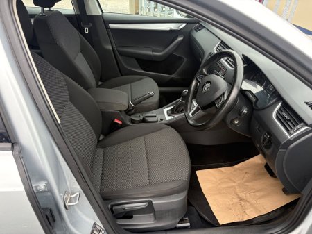 2016 Skoda Octavia COMBI AMBITION 1.6TDI 110HP DSG €10,950 thumbnail