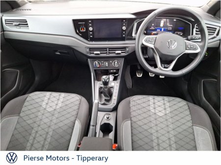 2025 Volkswagen Taigo - view 4