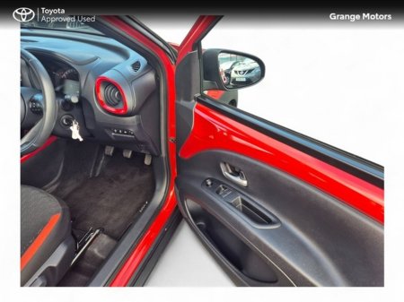 2022 Toyota Aygo X 1.0LTR PETROL DESIGN*LOW MILEAGE* €16,950 thumbnail