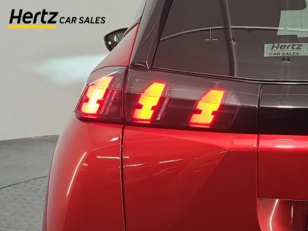 2023 Peugeot 2008 - thumbnail 8