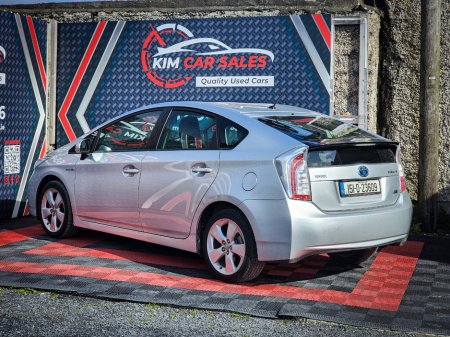 2015 Toyota Prius - thumbnail 12