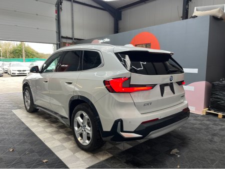 2023 BMW iX1 - thumbnail 4