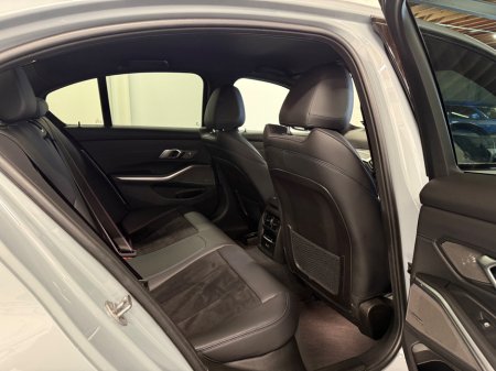 2022 BMW 3 Series - thumbnail 9