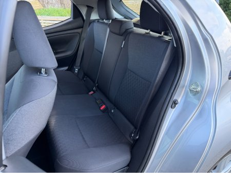 2023 Toyota Yaris - thumbnail 22