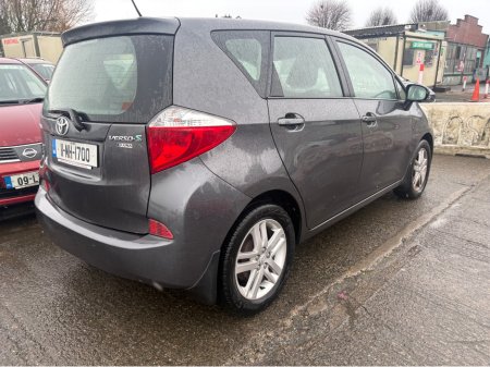 2011 Toyota Verso-S 1.33 LUNA 4DR €5,750 thumbnail