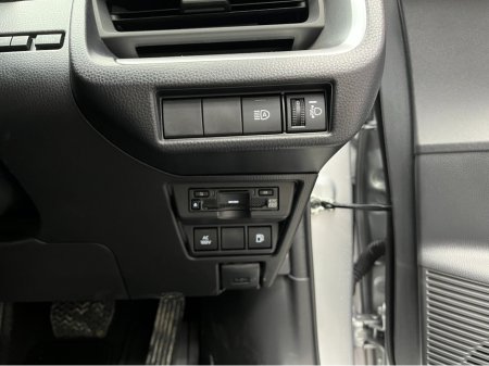 2025 Toyota Prius - thumbnail 11