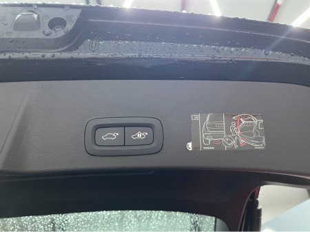 2020 Volvo XC40 €30950 2020 VOLVO XC40 RECHARGE PLUG-IN HYBRID T5 1.5 AUTOMATIC / CRUISE CONTROL / 360° PARKING CAMERA / ELECTRIC MEMORY & HEATED SEATS / HEATED STEERING WHEEL / PANORAMIC SUNROOF / HEATED REAR SEATS €30,950 thumbnail