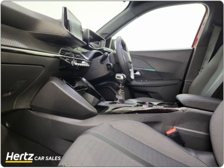 2023 Peugeot 2008 - thumbnail 4